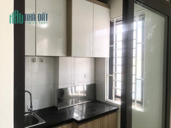 BÁN CCMN 5TẦNG LẠC LONG QUÂN 46M GIÁ 6.5 TỶKINH DOANH KHỦNG  DÒNG TIỀN 45TR/THÁNG