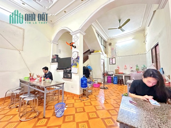 Bán nhà 80m2, mặt phố Chính Kinh, Thanh Xuân, nhỉnh 11 tỷ, trungst8