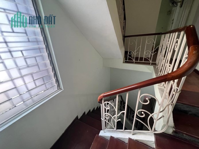 Bán nhà gấp phố Thái Thịnh gần ô tô  DT 62m2 x 4 Tầng MT 4,5m  Giá chỉ 4,5 tỷ.
