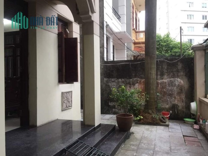 BÁN NHÀ NGUYỄN VĂN CỪ, DT 130 M, MT 8.8, GIÁ 12 tỷ 9, Ô TÔ NGỦ TRONG NHÀ, CÓ THỂ CHIA LÔ.