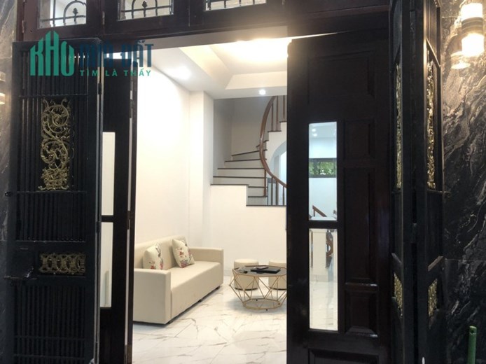 Nhà đẹp ở ngay phố Quan Nhân 38m 4 tầng 4 ngủ gần phố 2 thoáng ngõ thông nhỉnh 4 tỷ lh 0817606560