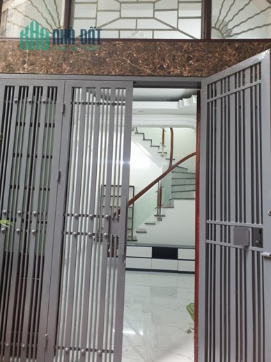 Bán nhà Đê La Thành, Ô Chợ Dừa, 32m 4 tầng mặt tiền 3.5m ngõ nông gần ô tô chỉ 4,1 tỷ lh 0975124520