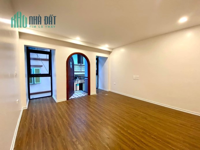 BÁN NHÀ PHỐ HỒNG TIẾN, DT 92M, 6T, GARA Ô TÔ, THANG MÁY, GIÁ 12 TỶ, HÀNG SIÊU VIP