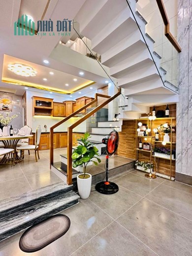 Bán nhà 108 Trần Phú Quận Hà Đông. Phân lô 2 mặt đường. Ô tô Tránh. Gía rẻ