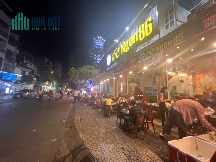 Sang nhượng quán nhậu góc 2 mặt tiền 300M2 P7, Q5- 45.000.000 đ