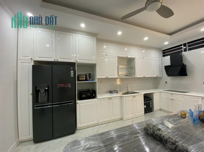 Giá Chốt Sâu! Nhà đẹp Văn Cao, 2 thoáng, gần phố, ngõ 2.5m, 41m2 sổ, 5T, chỉ 4.3 tỷ
