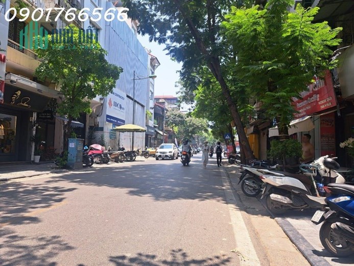 Bán Nhà Phố Cổ, Mặt Phố Hàng Điếu, Quận Hoàn kiếm, 107m x 3T, Giá 65 tỷ.
