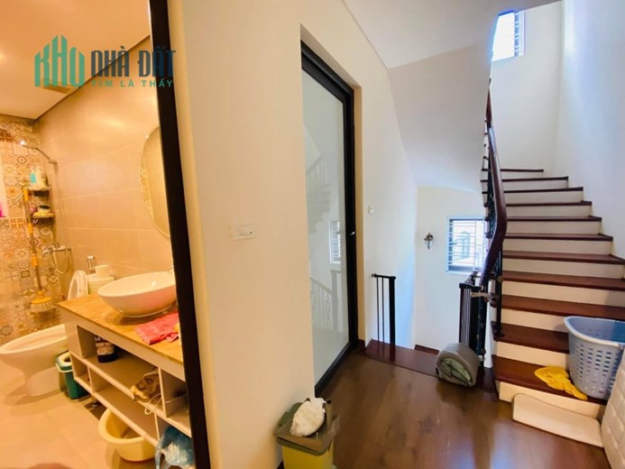 CẦN BÁN GẤP-KHU VIP BA ĐÌNH-MẶT NGÕ THÔNG ÔTÔ TRÁNH-KINH DOANH-65M 22xTỶ-VẠN BẢO