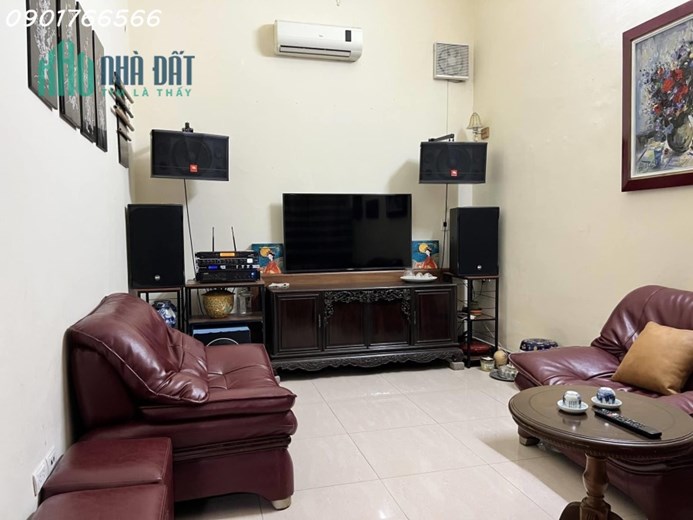 Bán Nhà View Hồ Ba Mẫu, Quận Đống Đa, 240m x 4T, Giá 56 tỷ.