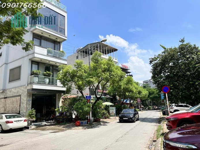 Bán Nhà View Hồ Ba Mẫu, Quận Đống Đa, 240m x 4T, Giá 56 tỷ.