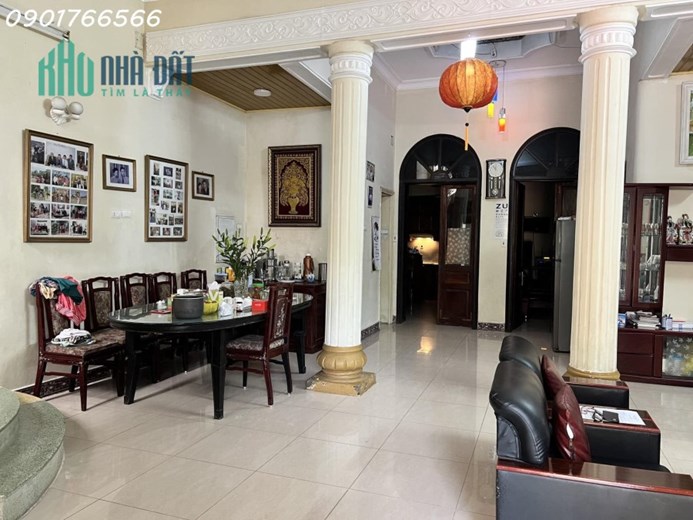 Bán Nhà View Hồ Ba Mẫu, Quận Đống Đa, 240m x 4T, Giá 56 tỷ.