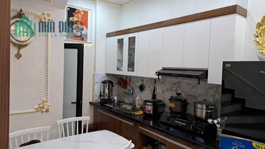 Bán nhà phố Pháo Đài Láng, Đống Đa. 35m2 x 5T, mặt tiền 4.5m. Ô TÔ. KD. Hơn 4 Tỷ. 0968084286