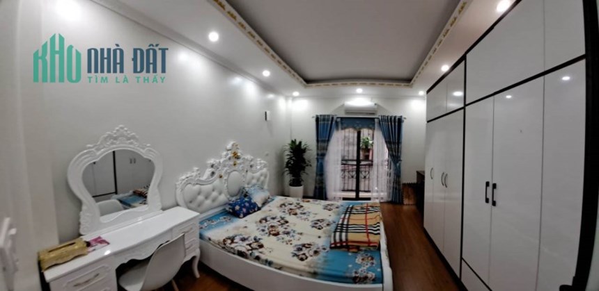 Bán nhà phố Pháo Đài Láng, Đống Đa. 35m2 x 5T, mặt tiền 4.5m. Ô TÔ. KD. Hơn 4 Tỷ. 0968084286
