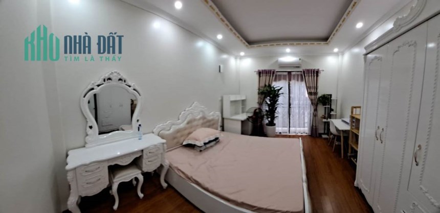 Bán nhà phố Pháo Đài Láng, Đống Đa. 35m2 x 5T, mặt tiền 4.5m. Ô TÔ. KD. Hơn 4 Tỷ. 0968084286