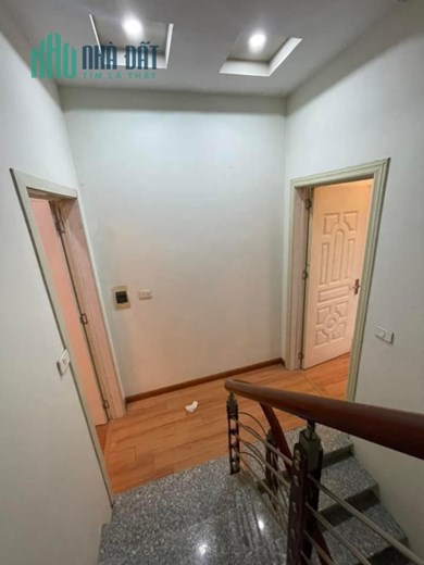 Bán nhà 5 tầng Nguyễn Hoàng Tôn ô tô tránh, kinh doanh trước nhà công viên thoáng vĩnh viễn, giá
