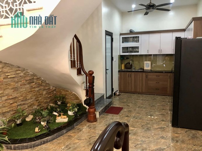Nhà Ngõ 156 Hồng Mai, 45m2, 5T, MT4.5m, 7.2 Tỷ, Nhà đẹp, Ô tô, 0977097287