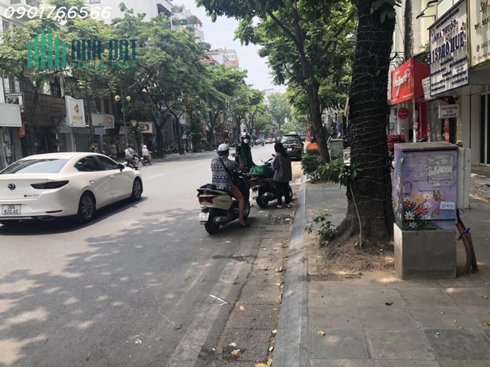 Bán Nhà Mặt Phố Huế, Trung Tâm Quận Hai Bà Trưng, 246m x 4T, Giá 123tỷ
