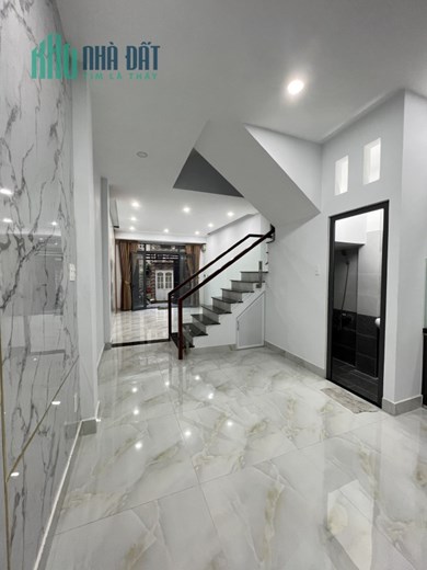 HXT Thông Hồ Biểu Chánh - Căn góc-  4,5 x 8,5M - 3 Lầu - 10.2tỷ