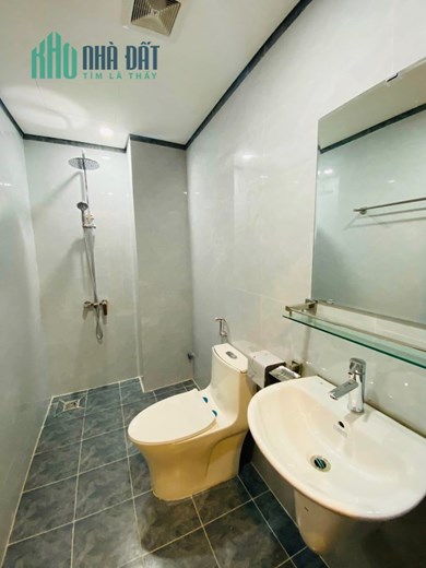 Lê Thanh Nghị, lô góc, oto, khu vực hiếm bán, 40m2, giá chỉ 4 tỉ 3