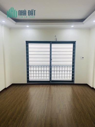 Bán ngôi nhà 46m2 phố Âu Cơ, Tây Hồ Dân xây 5 ngủ 10m Mặt phố 4.8 Tỷ