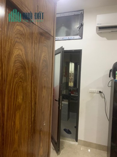 NHƯỢNG GẤP Mặt Phố xx Cầu Diễn. Nhà mặt đường oto đỗ cửa, trước cửa là bến xe buyt. Không chung