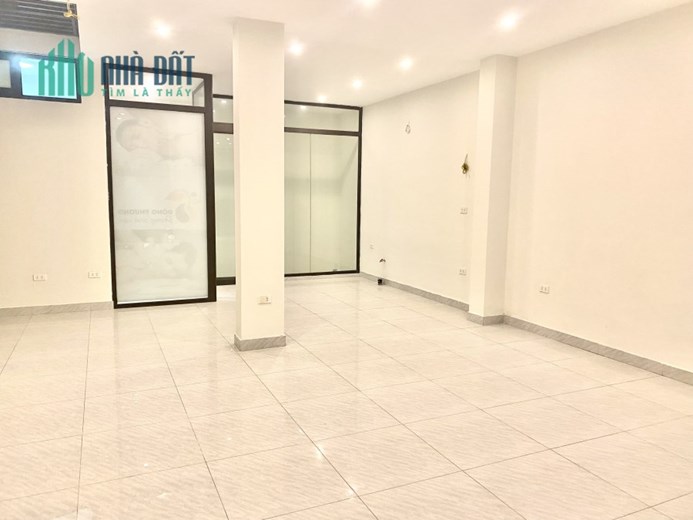Có Nhà 4 tầng cho thuê tại ngõ Hoàng Quốc Việt, Cầu Giấy, ngõ ô tô 7 chỗ đi qua