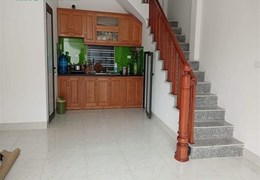Cần bán gấp nhà 5 tầng Lai Xá, mặt tiền 5 m lô góc 2 mặt thoáng đường trước rộng