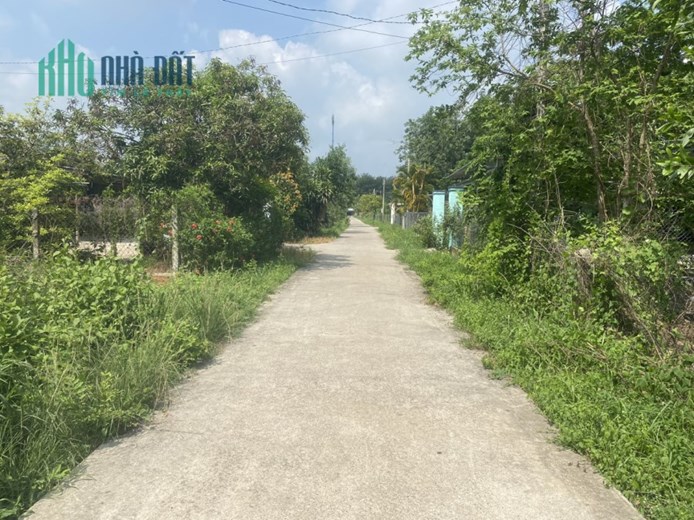 Bán 175 m2 nhà gần chợ Long Hòa, Dầu Tiếng, cách đường nhựa chỉ 30m giá 1,3 tỷ