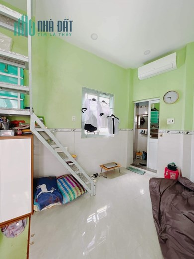 Bán nhà RẺ Đẹp Hoàng Diệu Q4 Đúc 3 tấm cách Q1 - 200 m 
có 1,8 tỷ hơn- 2 phòng ngũ 3 vwc
