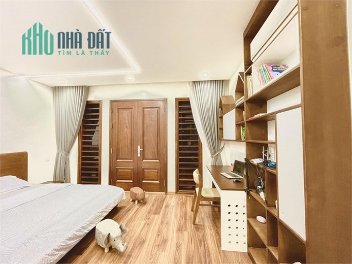 Cần bán gấp nhà 5 tầng phố Trường Chinh 2,7 tỷ 27m2 ngõ nông, rộng khu dân trí