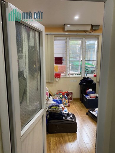 Bán nhà phố Nguyễn Khang, Cầu Giấy, 32m2, 4 tầng, 10m ra mặt phố, giá 4.5 tỷ