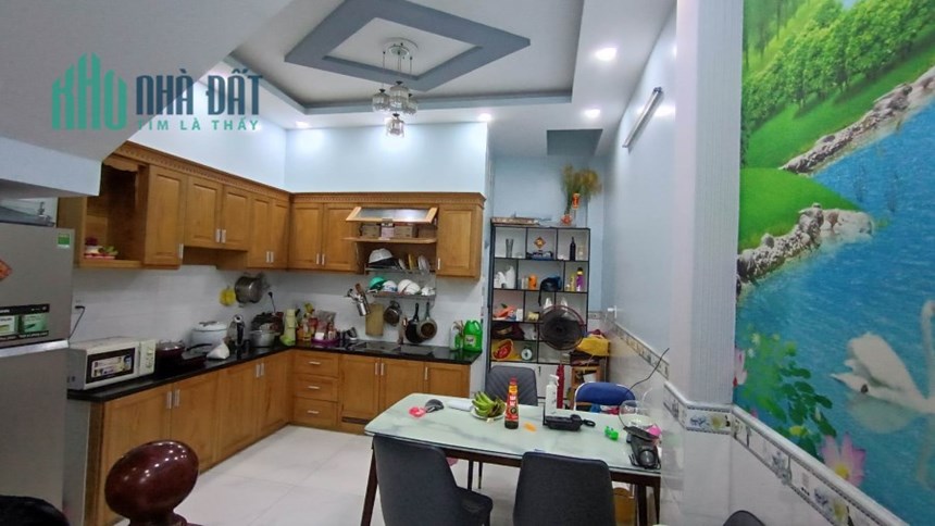 Nhà mới tặng nội thất. Bình Tân. 4 tầng BTCT. HXH. Nhỉnh 4 Tỷ.