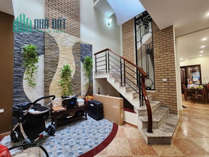 Bán nhà phố Bồ Đề Long Biên chỉ 17,5 tỷ với diện tích 140 m2 nhà đẹp mặt tiền rộng