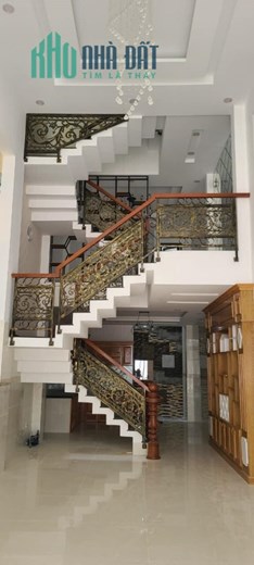 SIÊU HÓT- SIÊU PHẨM BÌNH TÂN - BIỆT THỰ CỔ KÍNH - NGAY LÔ GÓC - HẺM 8M XE TẢI TRÁNH - 60M2 NHỈNH 6TỶ