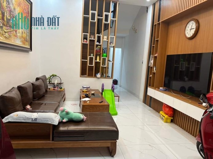 Cần bán nhà phân lô phố Phùng Hưng Hà Đông, 54m2, mặt tiền 3.7m, ô tô qua nhà. Giá 6 tỷ 1.