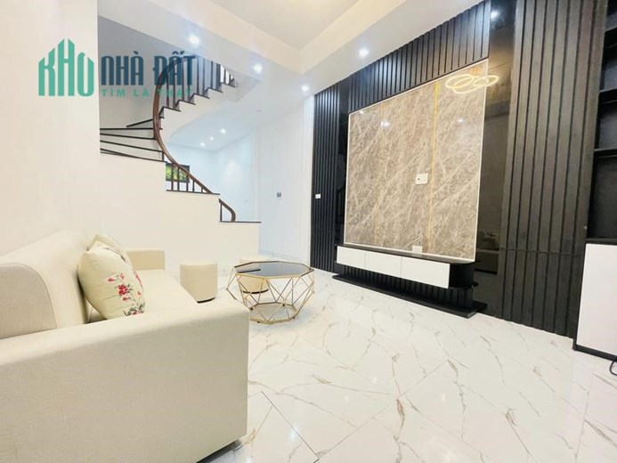 Ở SƯỚNG: Quan Nhân nhà đẹp miễn chê, ô tô đỗ cổng, đủ nội thất, nhỉnh 4 tỷ