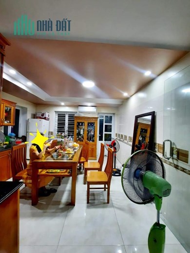 Bán nhà mặt đường Trại Lẻ - Quán Nam, diện tích 98m 3 tầng độc lập, GIÁ 7 tỉ