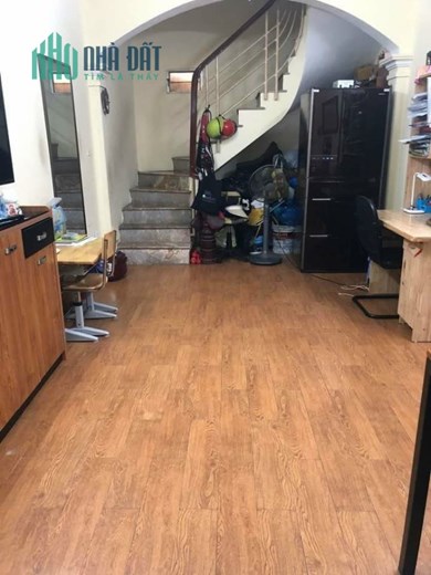 Cho thuê nhà nguyên căn 45m2. 3Tầng,  2  Ngủ, 8triệu.
 Đê La Thành, Đống Đa.