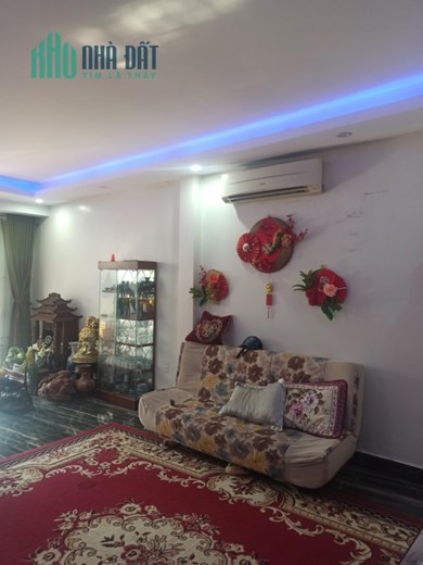 Bán nhà mặt đường Vĩnh Cát - Lê Chân, diện tích 96m 2 tầng 3 ngủ. GIÁ 4.89 tỉ