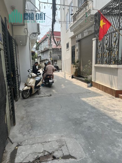 Bán đất mặt ngõ thông, to Ngô Gia Tự, diện tích 85m, GIÁ 4.25 tỉ ngay gần Văn Cao