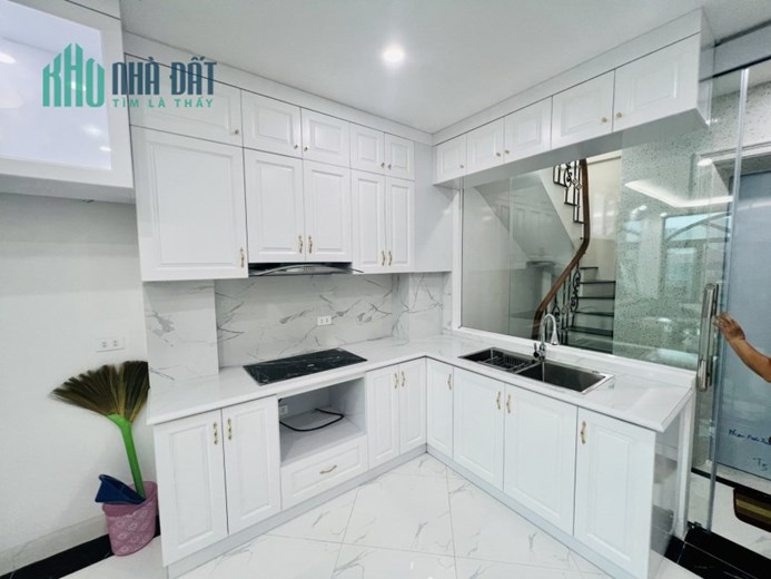 Bán nhà Ngọc Khánh - Ba Đình, 6  tầng mới đẹp, thang máy, ngõ thẳng, thông thoáng, kinh doanh...