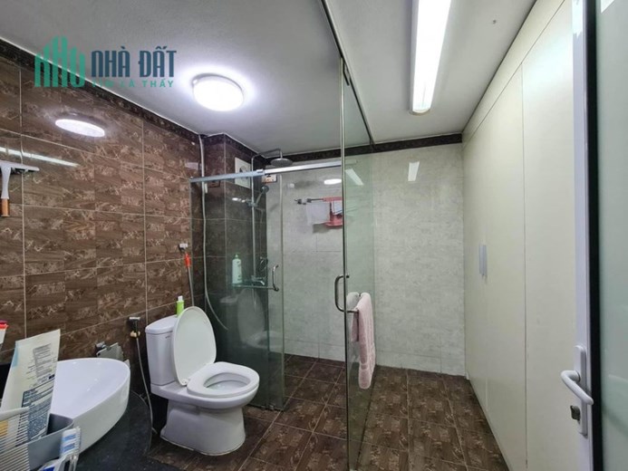 Chính Chủ Cần Cho Thuê Căn Hộ cc 2p ngủ trong tòa nhà mặt phố 10 tầng tại Mễ Trì, Nam Từ Liêm.