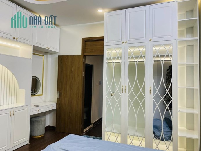 Bán nhà Tân mai 38m2*5 Tầng ngõ thông giá 3.75 Tỷ