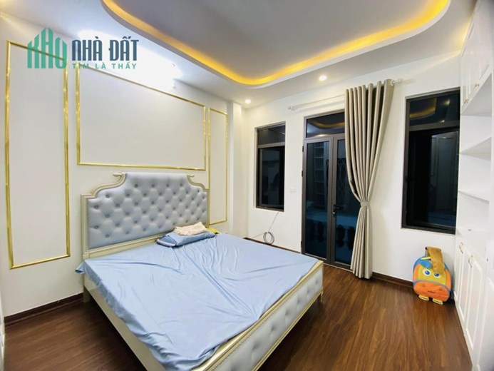 Bán nhà Tân mai 38m2*5 Tầng ngõ thông giá 3.75 Tỷ