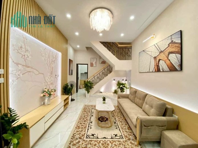 Chủ cần tiền gấp để cho con đi du học cần bán bớt căn nhà đẹp phố Đỗ Đức Dục, 38m2, 5 tầng, nhà đẹp