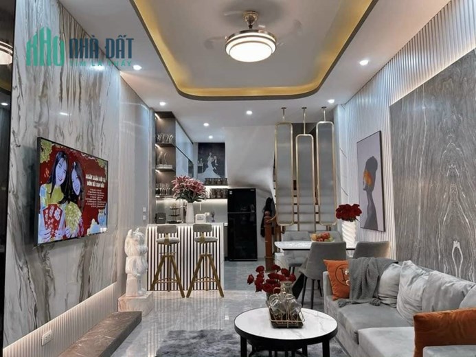 Bán nhà đẹp Đỗ Đức Dục, 42m2, Ngõ văn minh, thông thoáng, gần trường, chợ, 4 tỷ 6