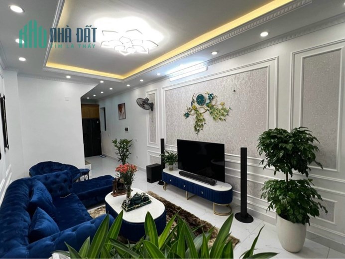 Gấp! Bán nhà Đỗ Đức Dục, 41m2, 1 cú nháy ga ra 3 ô tô tránh, trung tâm thương mại 4 tỷ 5