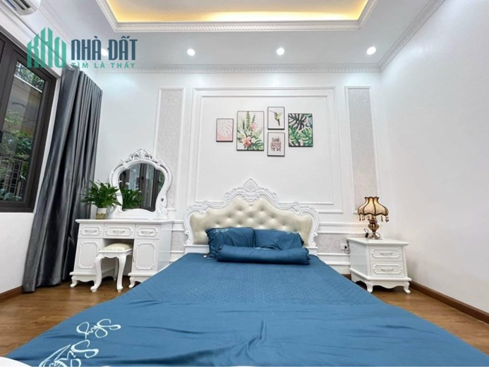 Gấp! Bán nhà Đỗ Đức Dục, 41m2, 1 cú nháy ga ra 3 ô tô tránh, trung tâm thương mại 4 tỷ 5