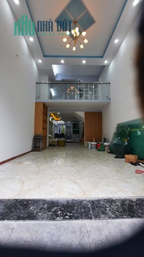 Nhà mới ở ngay 4m x 17m ô tô ra vào  có nội thất đầy đủ QL13 hiệp Bình Phước