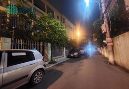 Bán nhà đường Nguyễn Viết Xuân, Q.Hà Đông với diện tích 40m2 giá 5.8 tỷ.